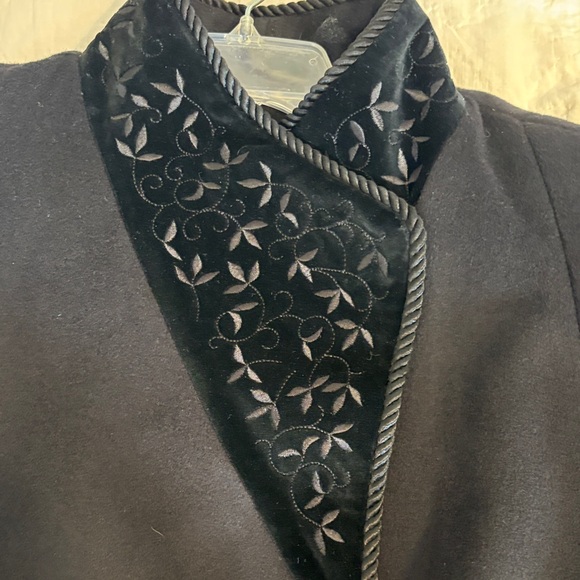 Vintage Black Wool Floral Trench Duster/Trench Coat - Picture 5 of 10